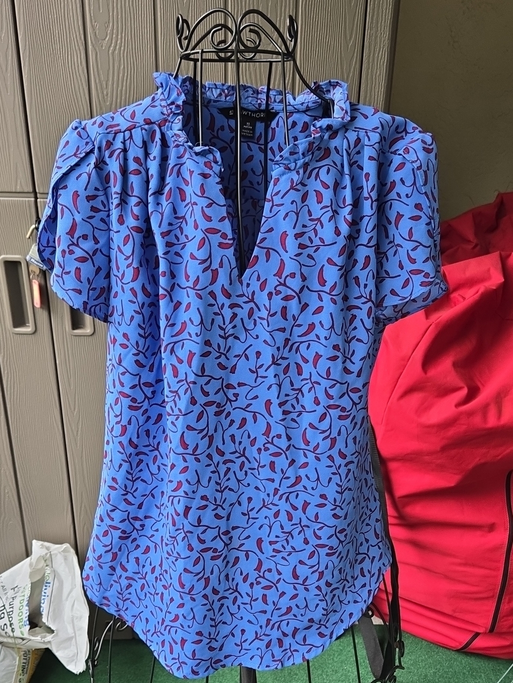 41 Hawthorn Blue Short-Sleeve Ruffle Neck Blouse with Red Leaf Print